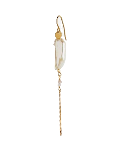 Stine A - Long Baroque Pearl With Chain Single Ørering - Guldfarvet
